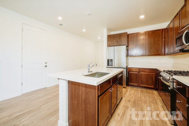 Building Photo - 721 Fire Wheel Dr