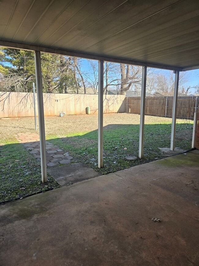 Building Photo - Newly Remodeled