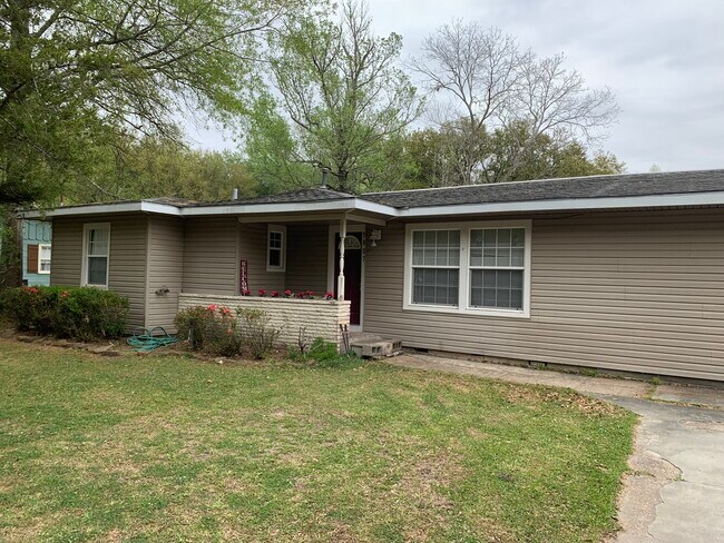 Primary Photo - 9807 Smith League Dr