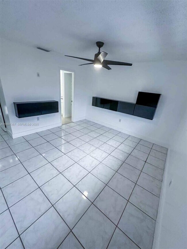 Building Photo - 2301 W 60th St