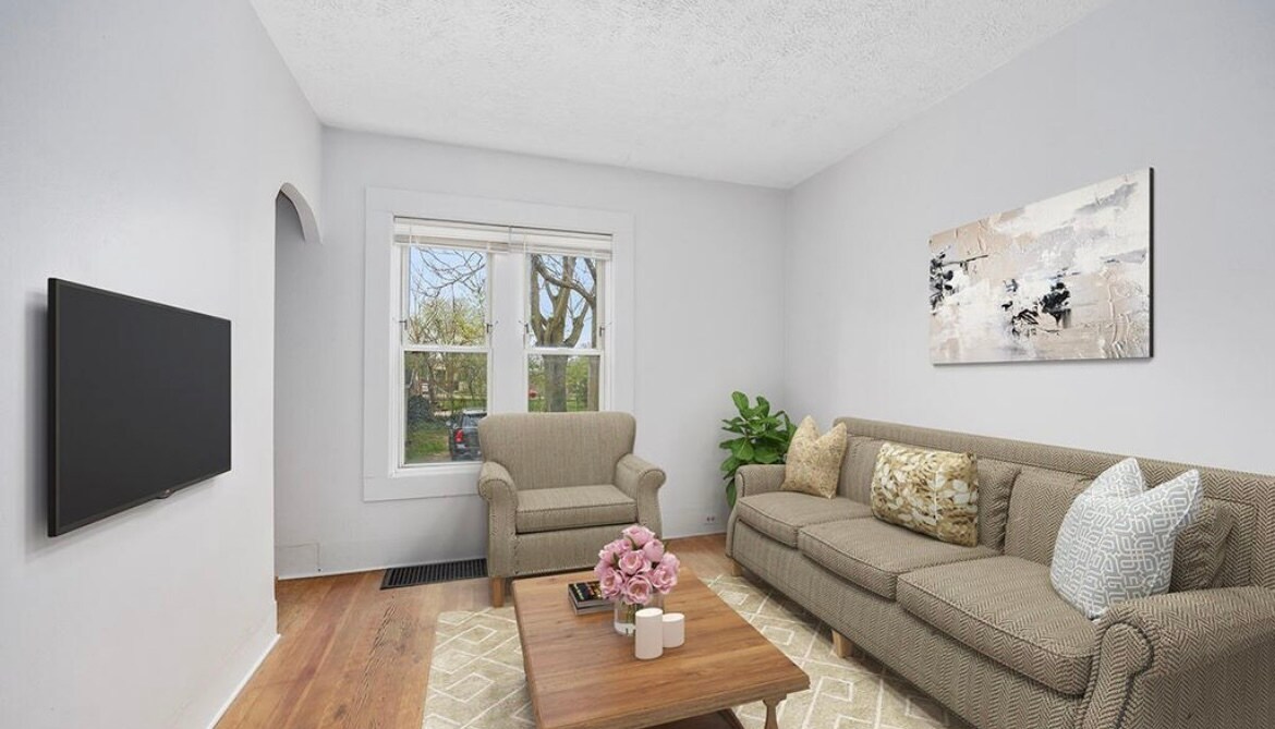 Building Photo - 911 Zeeland Ct NE