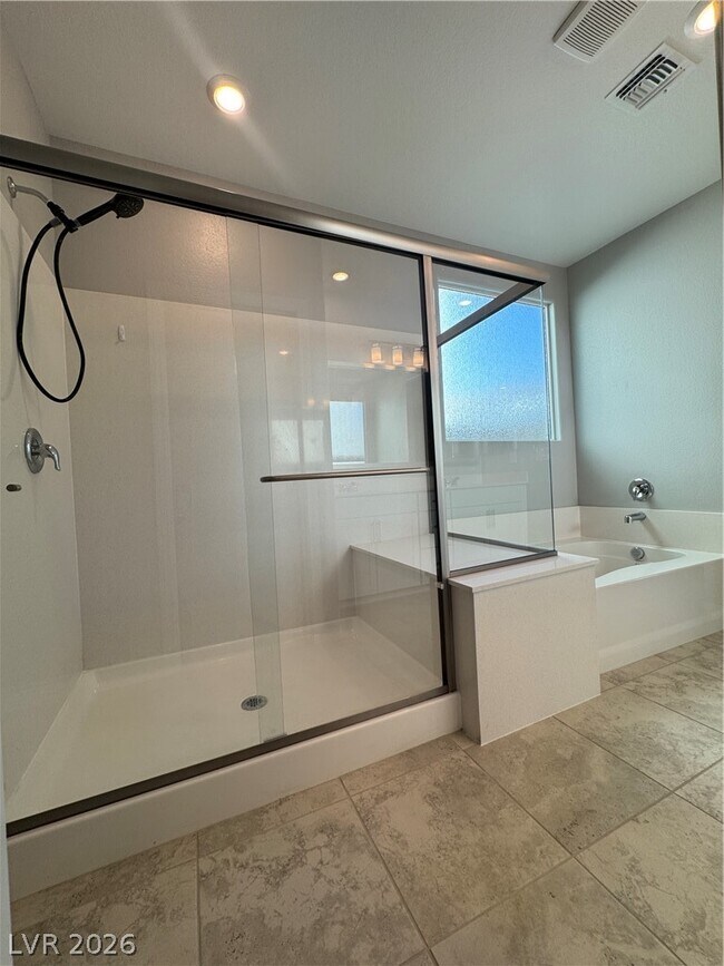 Building Photo - 7490 Lush Oasis Ave.