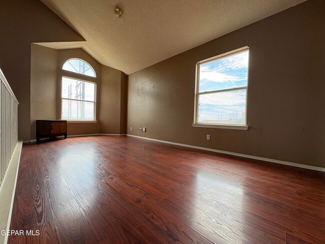 Building Photo - 11120 Loma De Color Dr