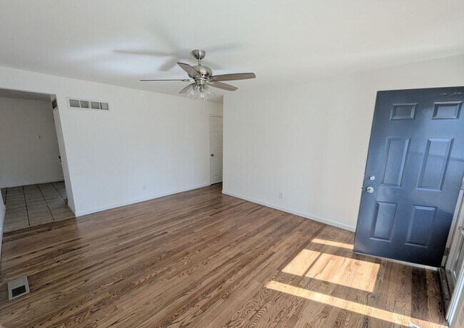 Building Photo - Stylish Santa Maria Stunner - **1/2 off First Month's Rent!!**