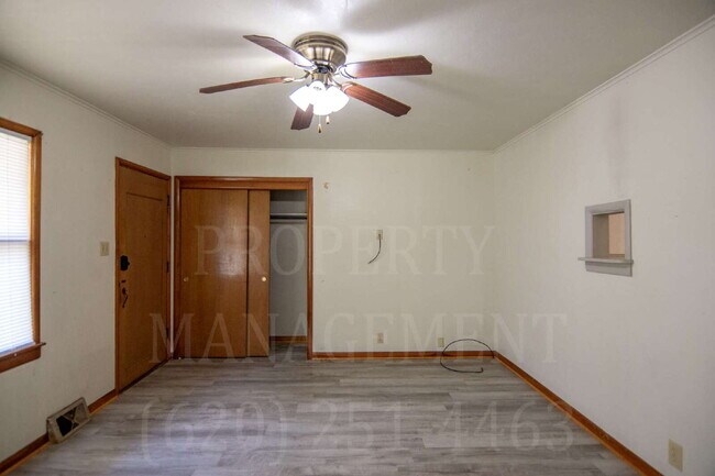 Building Photo - 2-Bedroom Duplex