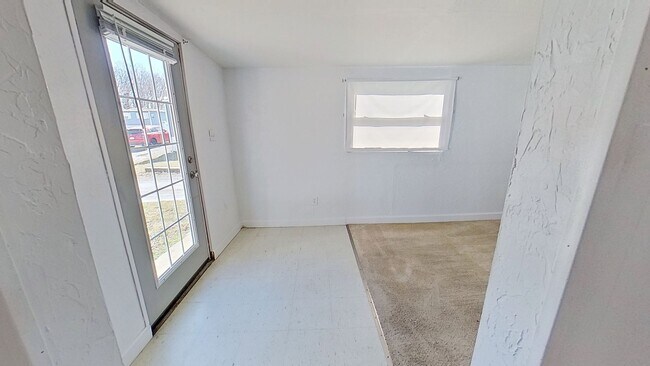Building Photo - 450 Ridge Rd
