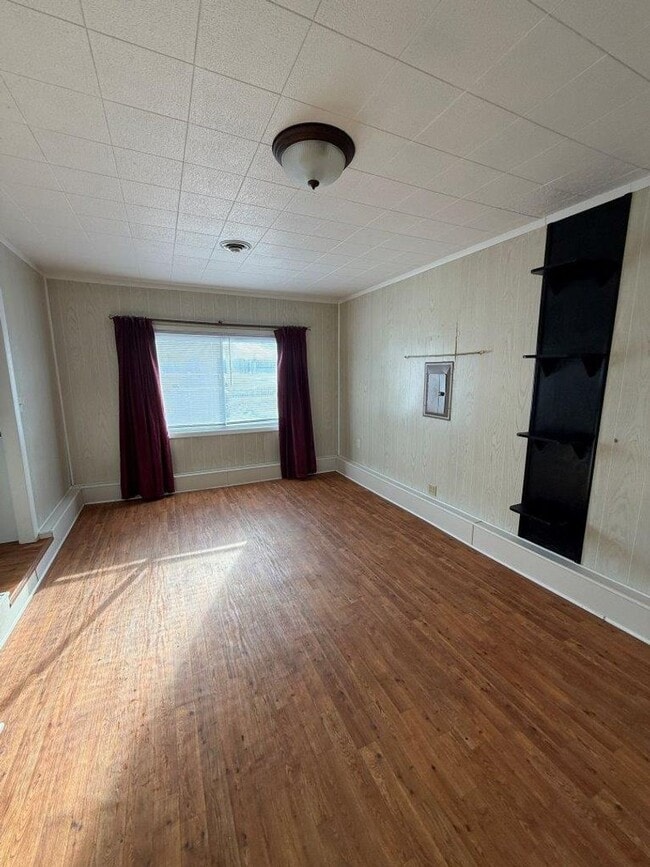 Building Photo - 3-Bedroom Country Living Near Milford in Wawasee Community School District