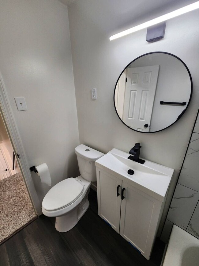 Building Photo - Charming 3-Bedroom Property in Prime Location