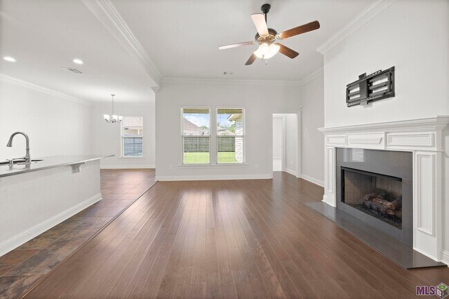 Building Photo - 471 Lake Breeze Dr