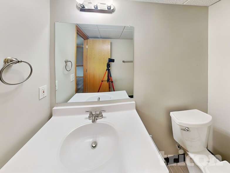Building Photo - 5535 Highland Trail