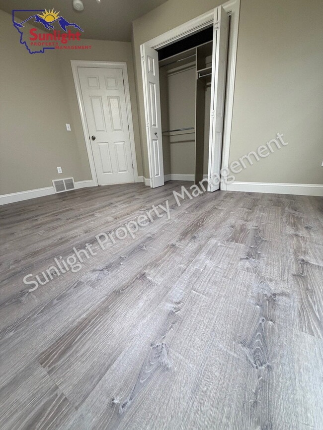 Building Photo - 3-Bed 3-Bath Gem with 2,440 Sq Ft of Comfort in Laurel, MT!