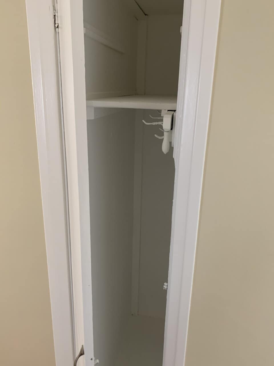 vintage coat closet - 801 W Glenoaks Blvd