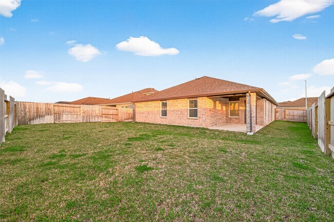 Building Photo - 27410 Oceanus Springs Dr