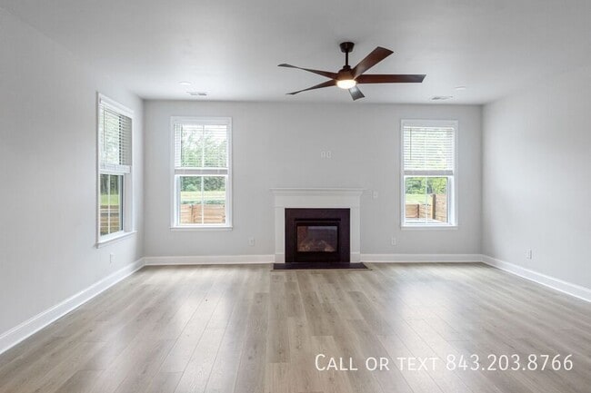 Building Photo - 319 Green Fern Dr