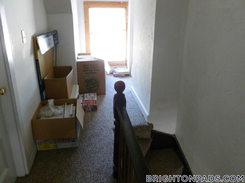 Building Photo - 64 Murdock St