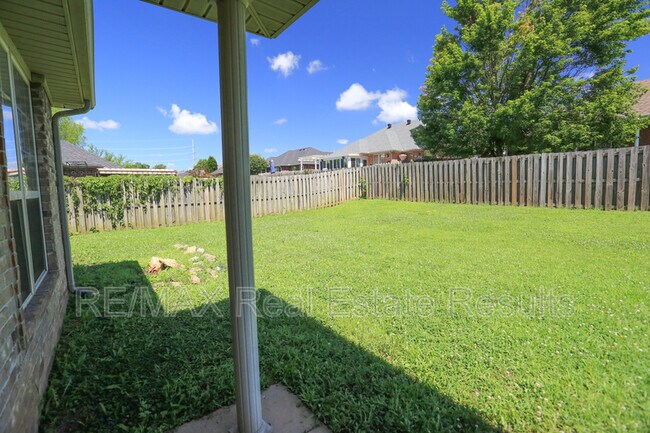 Building Photo - 3104 SW Tunica Ave