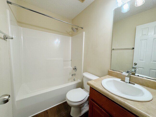 Building Photo - 1062 Ebenezer Avenue Ext