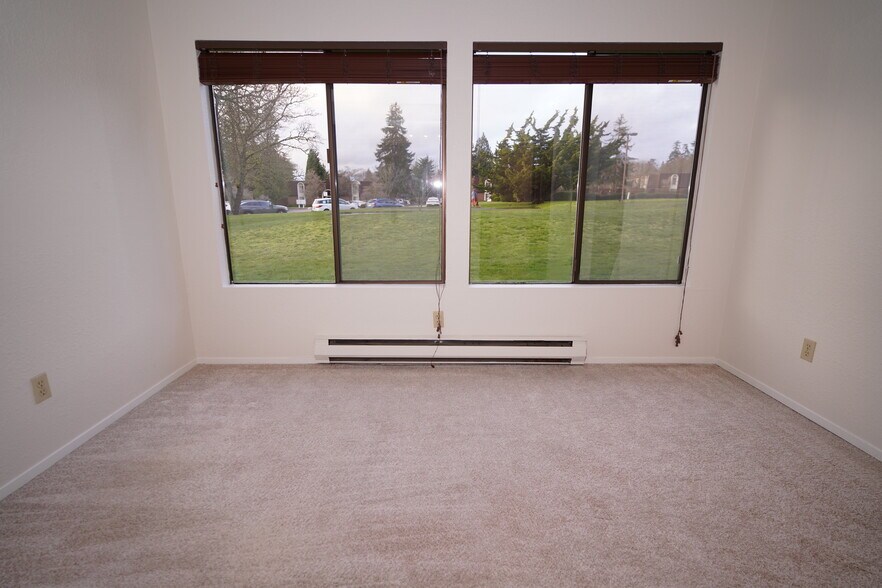 Building Photo - 11104 NE 68th St