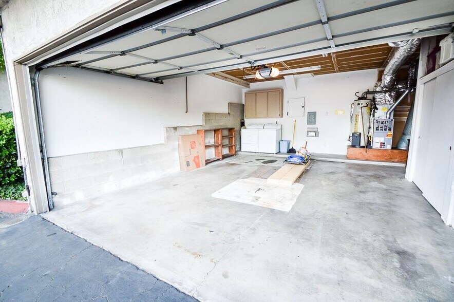 Building Photo - 336 S Travelodge Dr