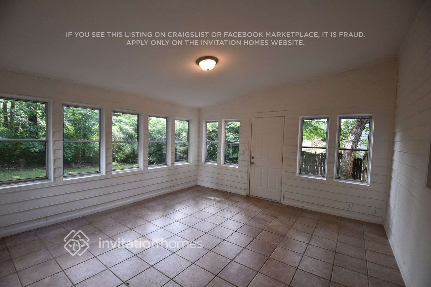 Building Photo - 613 Dahlia Way