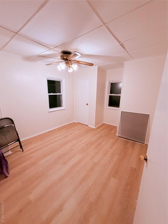 Building Photo - 224-17 Fairbury Ave