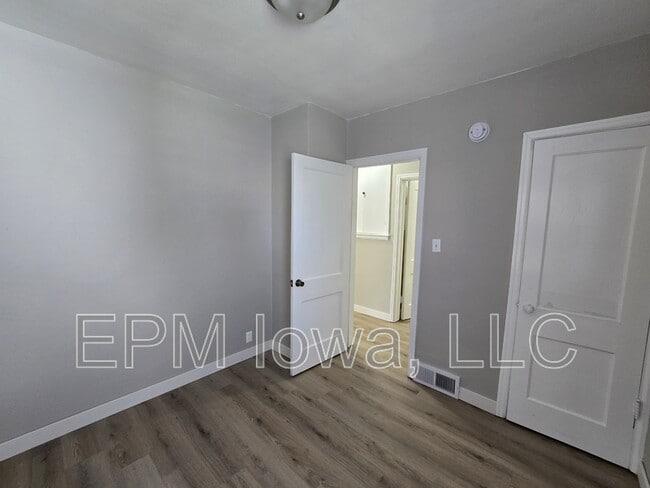 Building Photo - 634 Englewood Ave