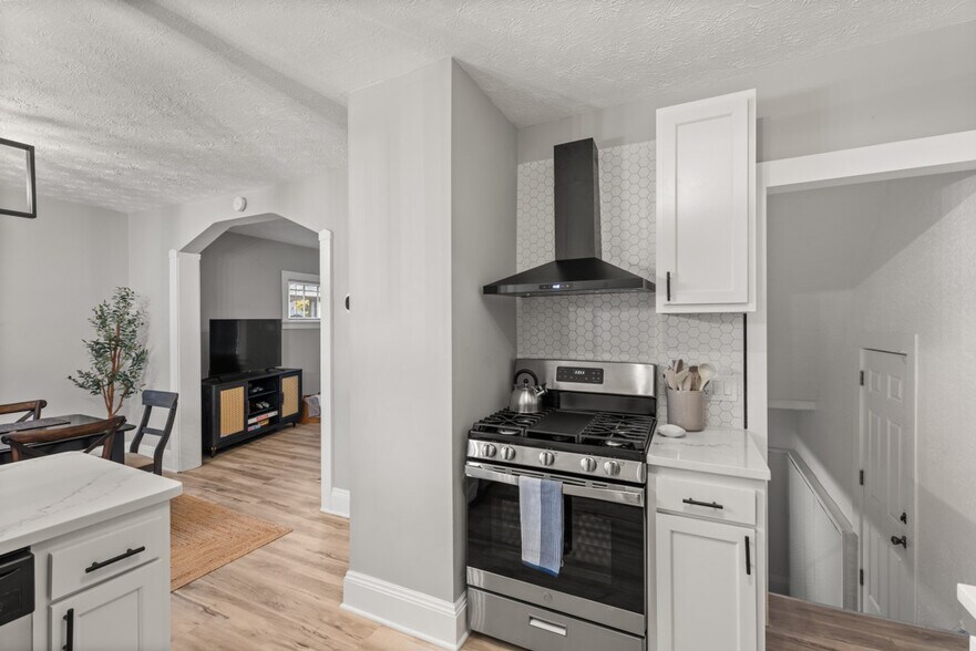 Building Photo - 3457 W 128th St