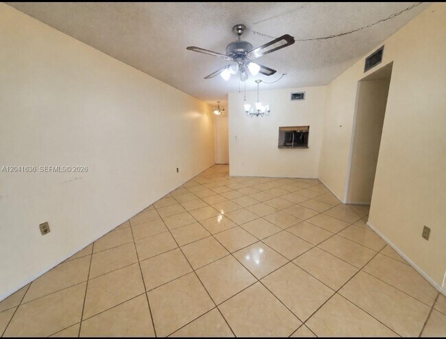 Building Photo - 920 NE 169th St