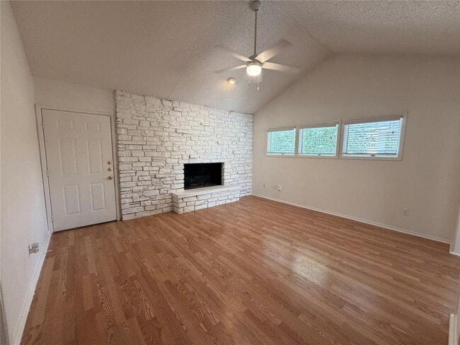 Building Photo - 2407 Winsted Ln