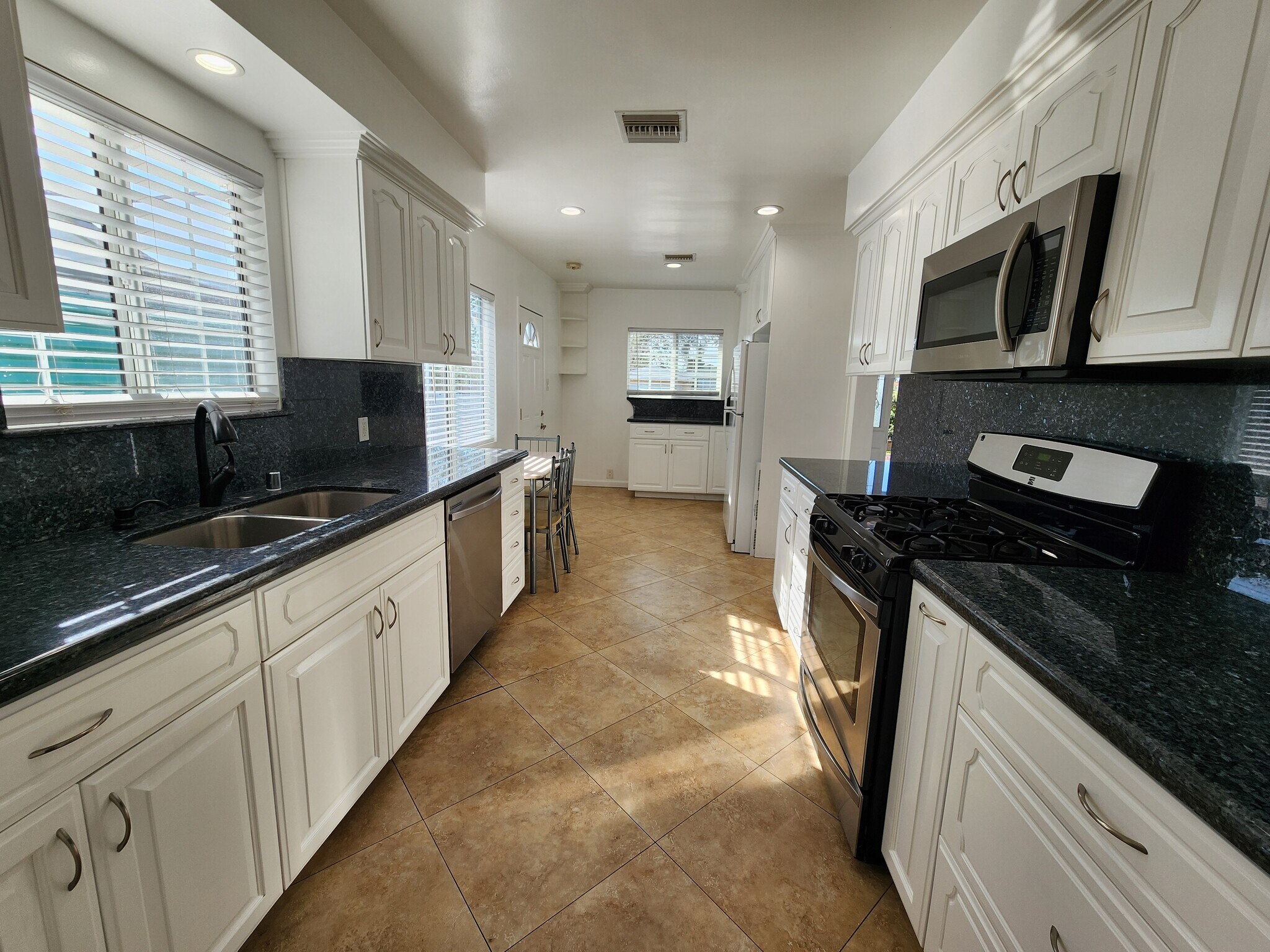 Building Photo - 12549 Barbara Ann St