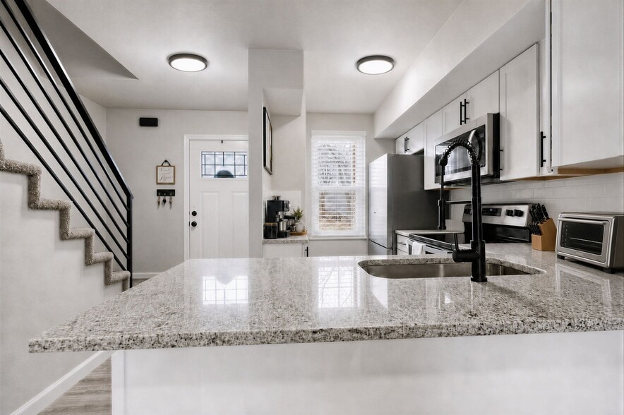 Building Photo - 4027 Charleston Dr