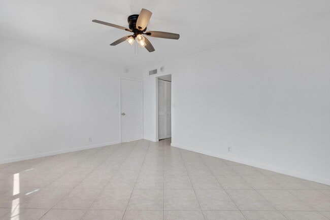 Building Photo - 750 N Ocean Blvd