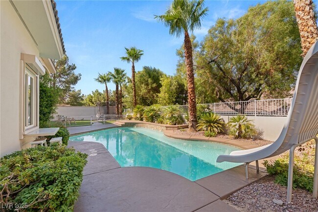Building Photo - 2272 Coral Ridge Ave