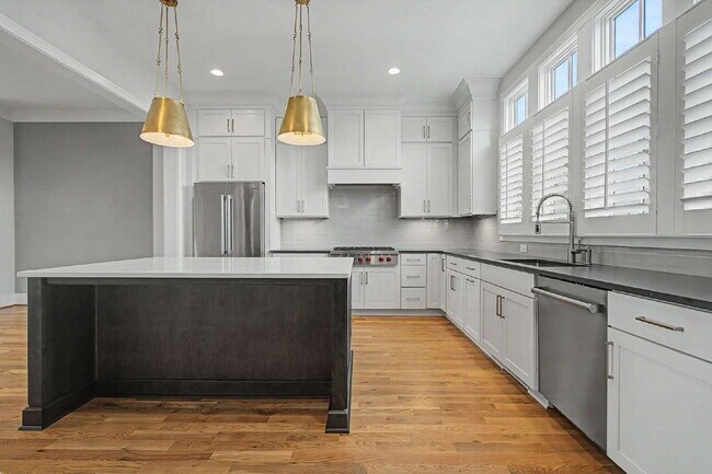 Building Photo - Townhome with Elevator at Park Station in Cary