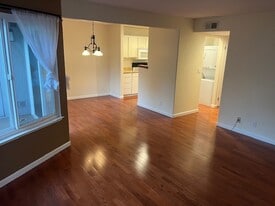 Building Photo - 1530 Sunnyvale Ave