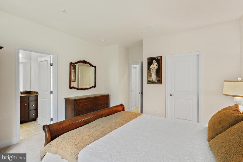 Building Photo - 7200 Dorchester Woods Ln