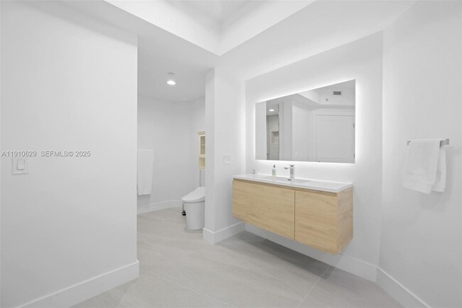 Building Photo - 4779 Collins Ave