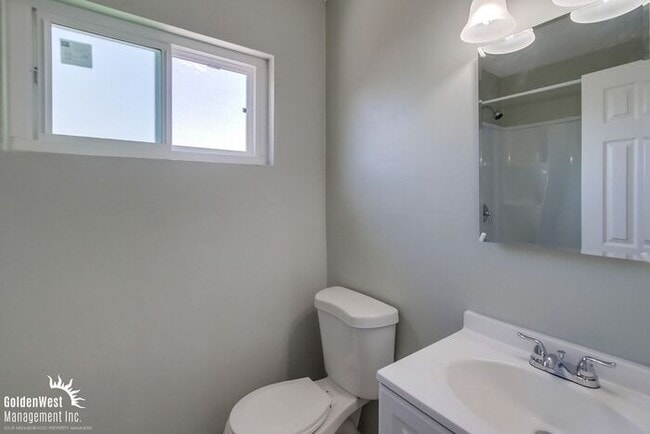 Building Photo - Cozy 3Bdm 1Ba Apartment  in City Heights - MI Special