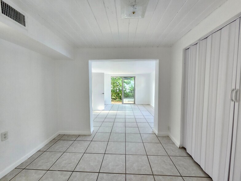 Building Photo - 8883 SW 126th Ter