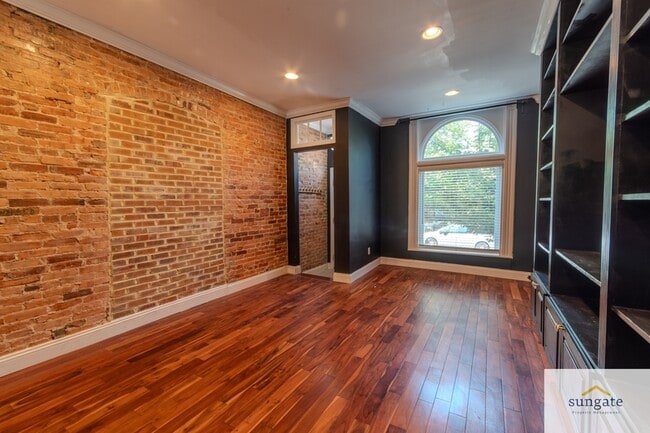 Building Photo - 503 S East Ave