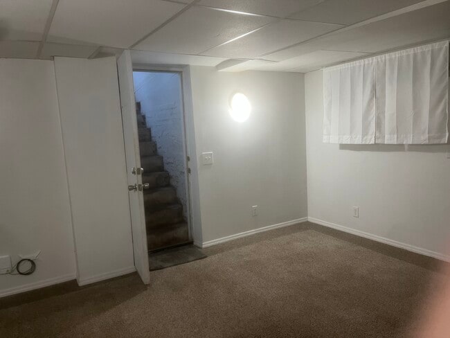 Living room/kitchen - 1521 South Center Street