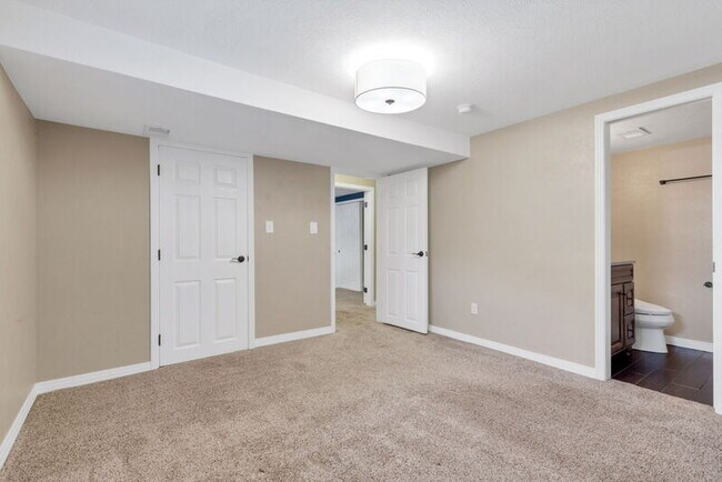 Building Photo - 7085 W 71st Ave