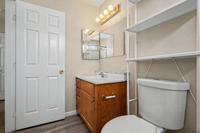 Building Photo - 1081 Jubilee Ct