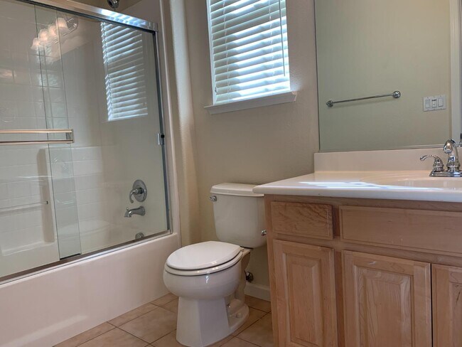 Building Photo - 20863 Grapevine Dr