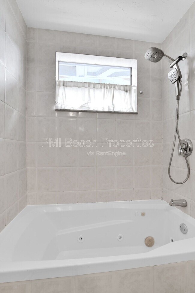 Building Photo - 2431 Key Largo Ln