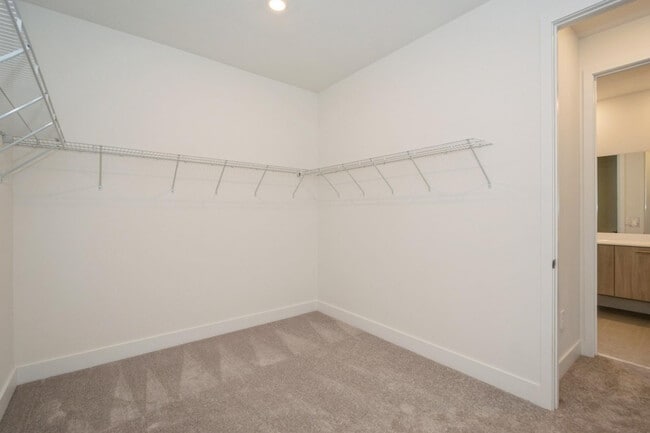 Building Photo - 12290 SW 44th Ct