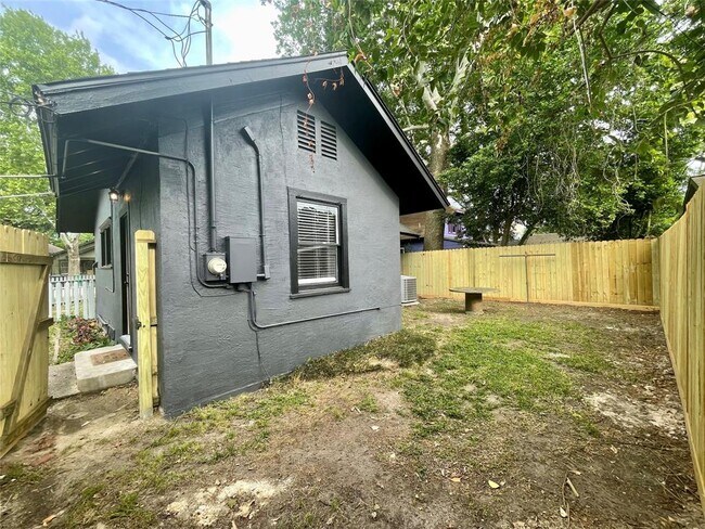 Building Photo - 113 Northwood St