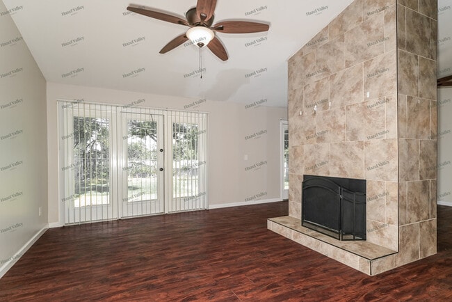 Building Photo - 3155 Stafford Ln