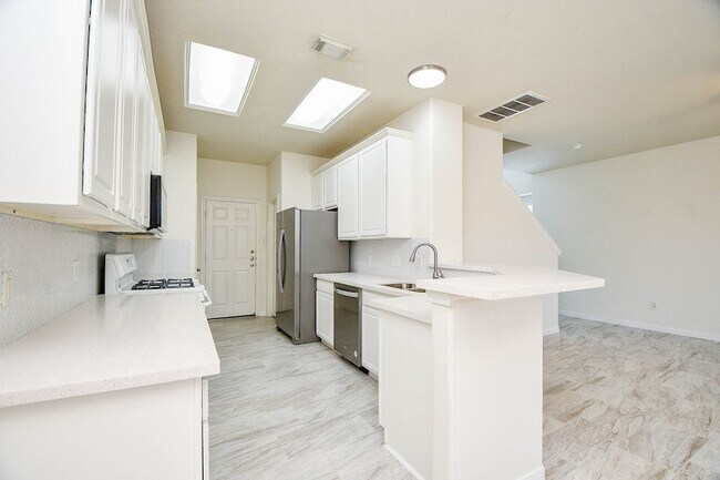Building Photo - 5607 Stonecloud Ln