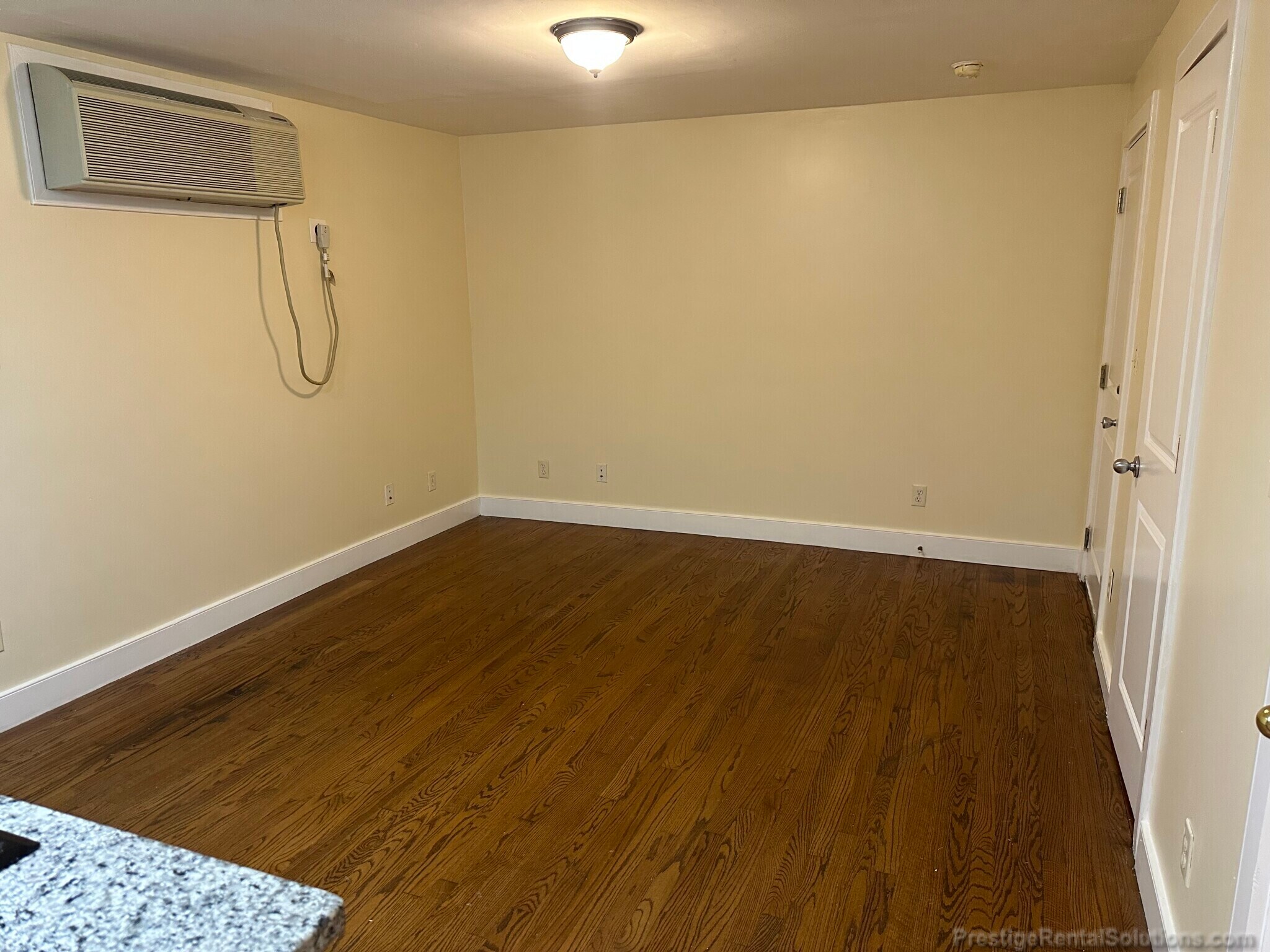 Building Photo - 842 Dorchester Ave